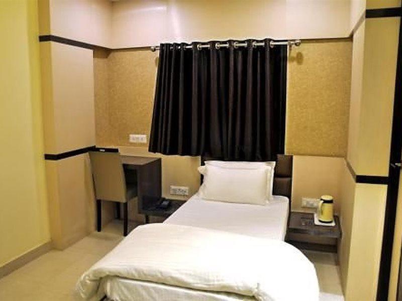 Townhouse 1182 Hotel Tirupati Galaxy Kānpur Eksteriør bilde
