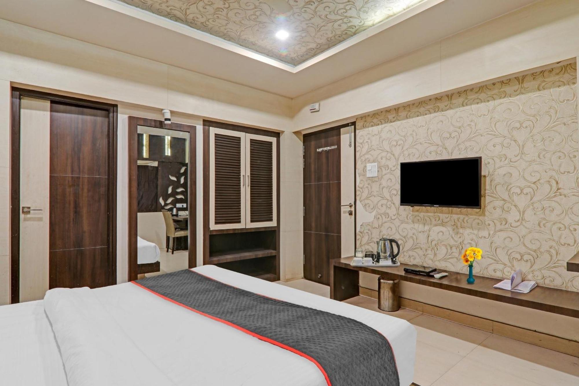 Townhouse 1182 Hotel Tirupati Galaxy Kānpur Eksteriør bilde
